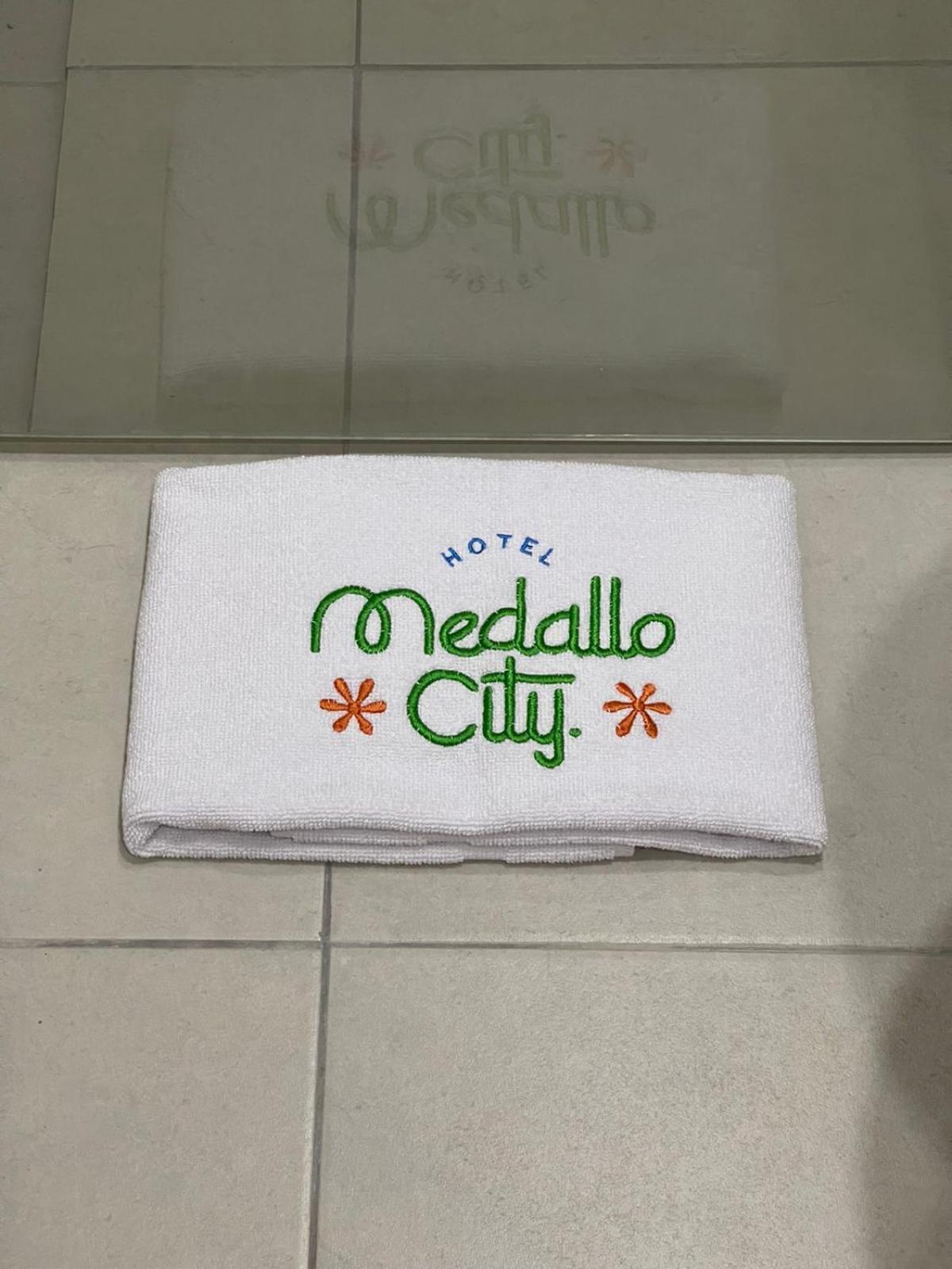 Hotel Medallo City Меделин Екстериор снимка